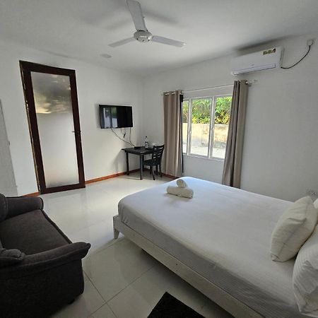 Hotel Surf Trip Maldives Thulusdhoo Esterno foto