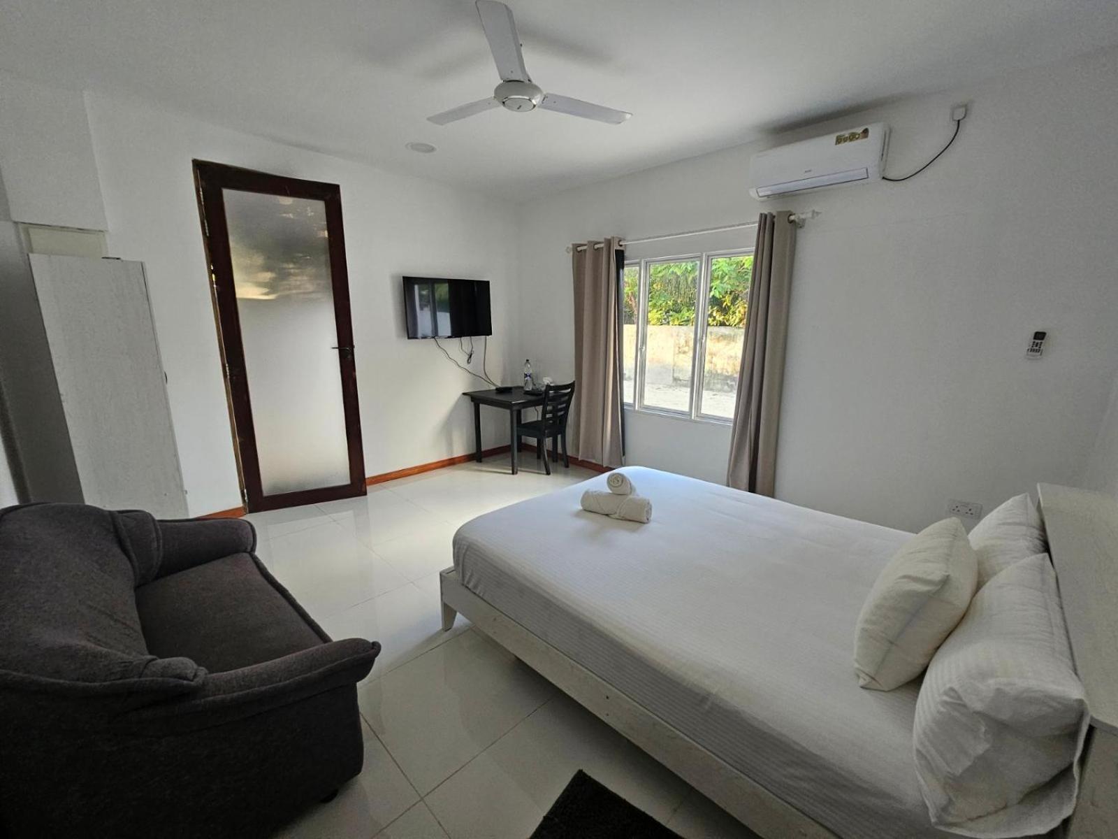 Hotel Surf Trip Maldives Thulusdhoo Esterno foto