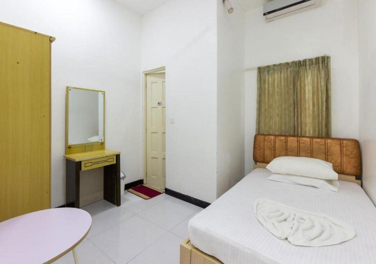 Hotel Surf Trip Maldives Thulusdhoo Esterno foto